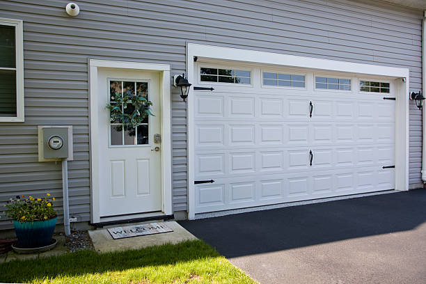 24/7 Emergency Garage Door Panel Replacement experts in Wauna, WA